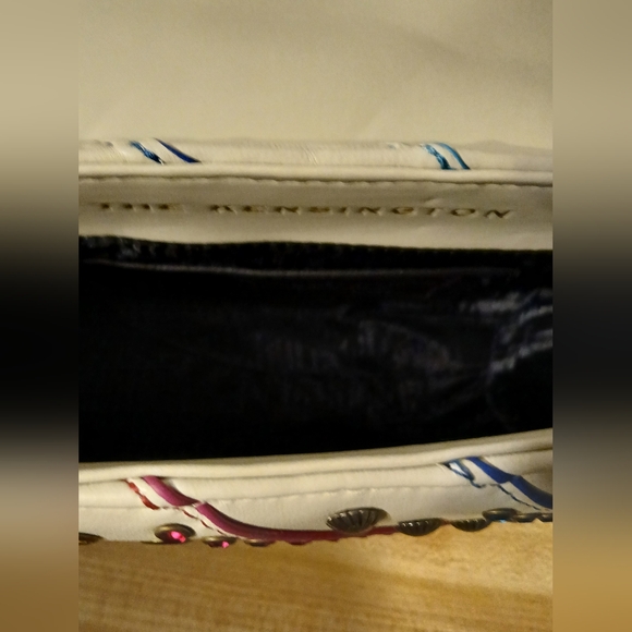 Kurt Geiger NWT Creme Kensington W/Rainbow Details, Studs & Rivets W/Dustbag - Picture 12 of 12